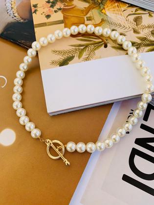 Imagem de Colares choker colar de pérolas com fecho frontal dourado