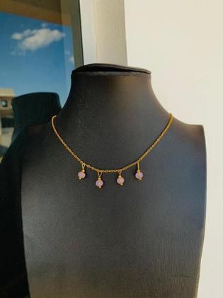 Imagem de Colares folheados a Ouro modelo com cristais de vidro coloridos