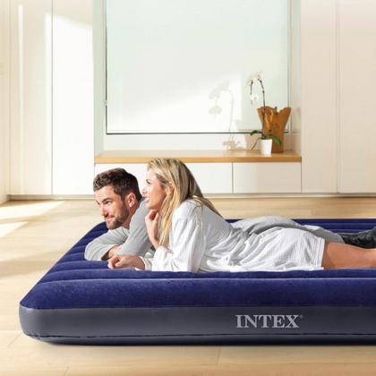 Imagem de Colchão Inflável Casal King Dura Beam Downy Aveludado com 2 Travesseiros Infláveis e Bomba Elétrica Intex