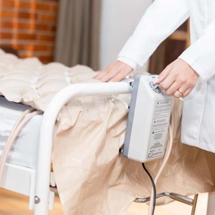 Imagem de Colchão Pneumático Tratamento Escaras até 135 Kg Air Plus 220v Dellamed 