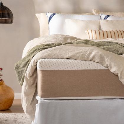 Imagem de Colchão Solteiro Guldi Comfort com Massageador Quântico Molas Ensacadas (30x88x188) Branco e Bege