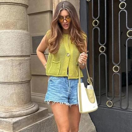 Imagem de Colete Feminino Crochê Sem Mangas - Recorte Casual para Outono