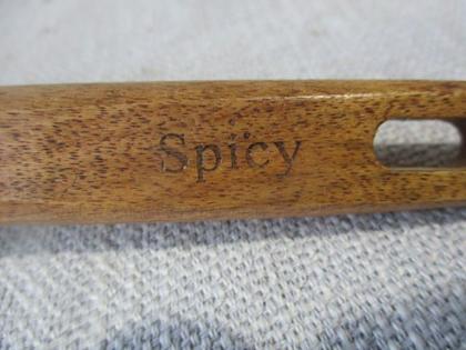 Imagem de Colher Batedora de Silicone com Cabo de Madeira Spicy Bege
