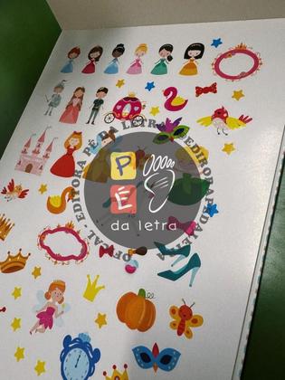 Imagem de Colorir É Divertido - Se Divirta Com 50 Adesivos - Princesas