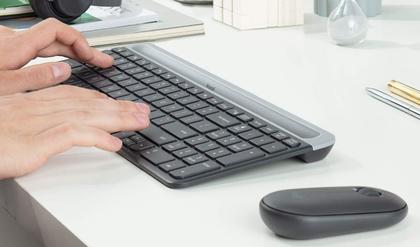 Imagem de Combo Teclado e Mouse sem fio Logitech MK470 Slim Compacto Padrão USA (sem ç)