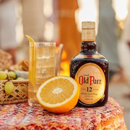 Imagem de Combo Whisky Johnnie Walker Red Label 750Ml + Whisky Old Parr 750Ml