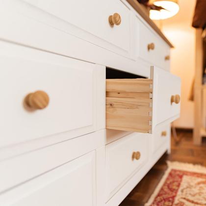 Cômoda com 8 Gavetas Branco - Pense Dentro da Caixa Imagem de Cômoda com 8 Gavetas Branco