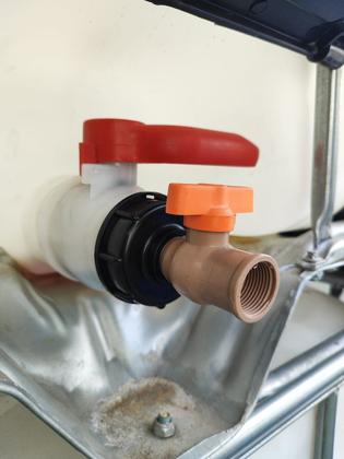 Imagem de Conexão Container Ibc 1000l Com Registro Esfera 3/4 Roscável
