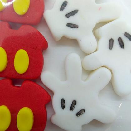 Imagem de Confeito de Açúcar p/ Acabamento - Kit Mickey Mão/Bermuda - 1 unidade - 6 Peças - Rizzo