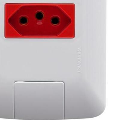 Imagem de Conjunto 1 Tomada 2P T C/ Placa 250V/20A Mod. Aria Cor: Branco/Vermelho 4x2 Ref: 57241/015 -TRAMONTINA