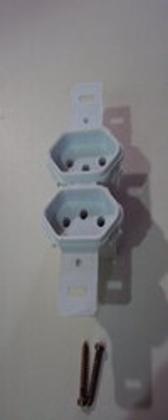 Imagem de Conjunto 2 tomadas de embutir 2P+T 10A/250V sem placa Pluzie 3257