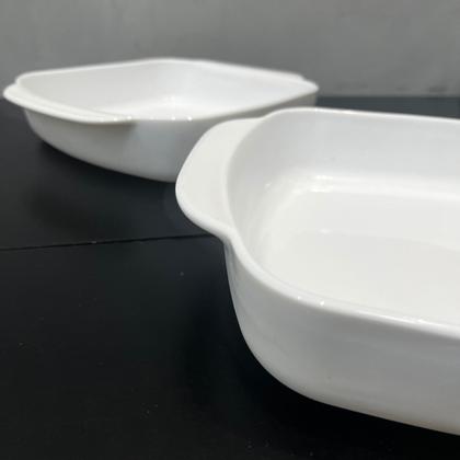 Conjunto 2 Travessas Retangulares de Vidro Branco 1,3L e 2L Opal / Tropical - Original Glass Imagem de Conjunto 2 Travessas Retangulares de Vidro Branco 1,3L e 2L Opal / Tropical