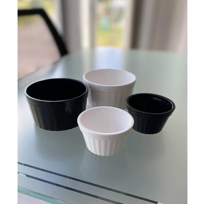Imagem de Conjunto 20 Ramekins Plástico Pretos Canelados 200ml Pote Molho Uno Coza