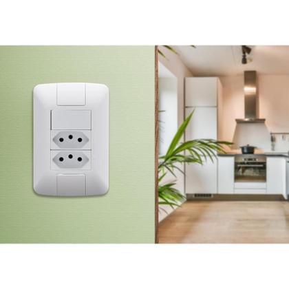 Imagem de Conjunto 4x2 Com 1 Interruptor Simples 6A 250V e 2 Tomadas 2P+T 10A 250V Branco 57241087 Aria Tramontina