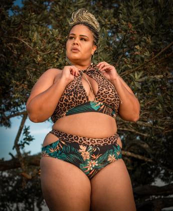 Imagem de Conjunto biquíni plus size cropped  Estampa floresta com animal print