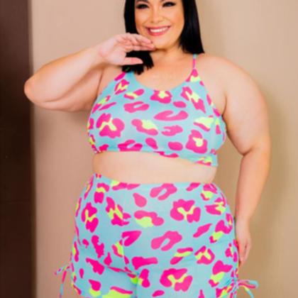 Imagem de Conjunto Biquini Plus Size e Short com Cordão ao lado Top Trançado