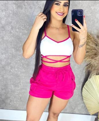 Imagem de Conjunto blogueira    cropped de amarrar com short cargo