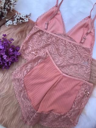 Imagem de Conjunto camiseta e short doll com renda e sem bojo sensual e confortável