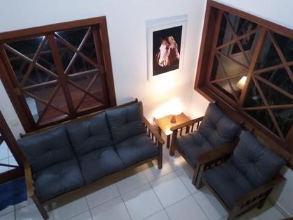 Conjunto Cancún Sofá 3 Lugares E Poltronas De Madeira Banco Cinza Escuro - Scholl Imagem de Conjunto Cancún Sofá 3 Lugares E Poltronas De Madeira Banco Cinza Escuro