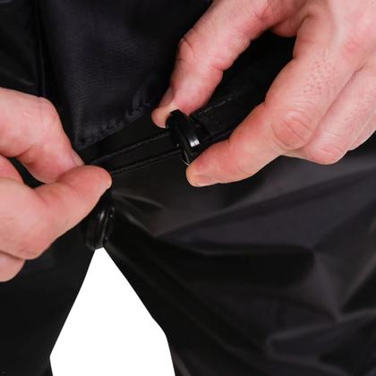Imagem de Conjunto Capa de Chuva Com Capuz Feminino e Masculino Preto Impermeável Motoqueiro Nylon 0,20mm Pioneira - 1101