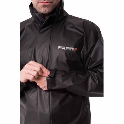 Imagem de Conjunto Capa de Chuva Pvc Combate c/ Capuz Preto Refletiva Resistente Zíper Pioneira 2901