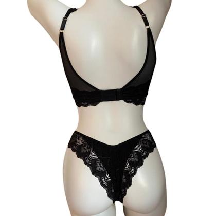 Imagem de Conjunto Dark Com Cropped Estilo Blusinha De Tule E Renda Calcinha Fio