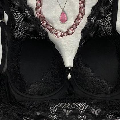 Imagem de Conjunto Dark Com Cropped Estilo Blusinha De Tule E Renda Calcinha Fio