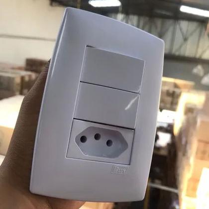 Imagem de Conjunto De 2 Interruptores Simples E 1 Tomada 20a 3 Pinos ILUMI SLIM