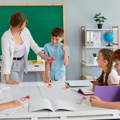 Imagem de Conjunto de 48 Sticky Heart Strings ArtCreativity para crianças