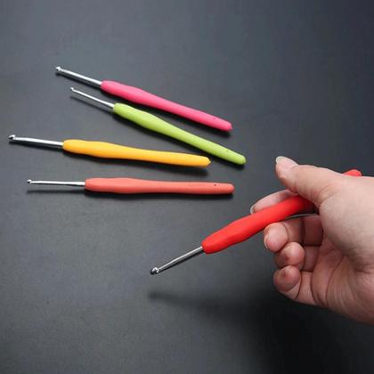 Imagem de Conjunto De Agulhas De Crochê Com Cabo Macio Arco-Íris 2.0-6.0mm Kit De Agulhas De Tricô De Alumínio