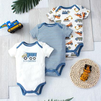 Imagem de Conjunto de Body Bebê Menino Verão - 3 Peças com Desenho de Caminhão