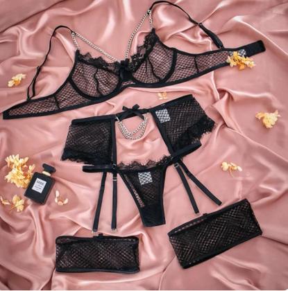 Imagem de Conjunto de Calcinha e Sutiã de Renda com Bojo - Lingerie Feminina