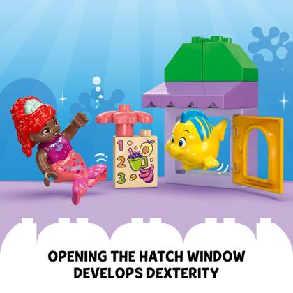 Imagem de Conjunto de construção LEGO DUPLO Disney Ariel and Flounder's Café Stand