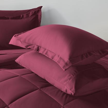 Imagem de Conjunto de edredom CozyLux King Burgundy de 7 peças de cama em uma bolsa