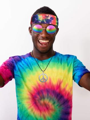 Imagem de Conjunto de fantasias Frienda Hippie, óculos de sol, colar, faixa de cabeça dos anos 60