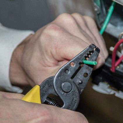 Imagem de Conjunto de ferramentas Klein Tools 92906 Basic com alicate, decapador de fios