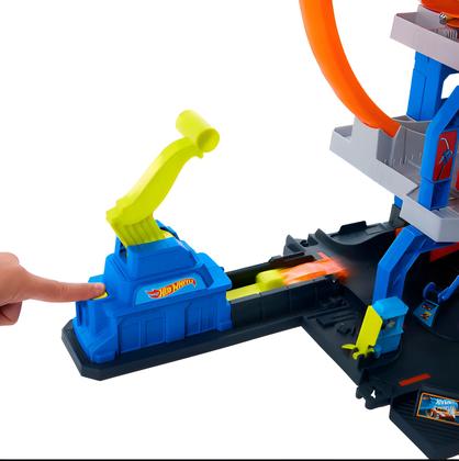 Imagem de Conjunto de garagem Hot Wheels MEGA Loop com 1 Carrinho e 1 Helicóptero de Brinquedo Mattel JBM74