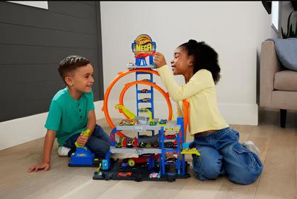 Imagem de Conjunto de garagem Hot Wheels MEGA Loop com 1 Carrinho e 1 Helicóptero de Brinquedo Mattel JBM74