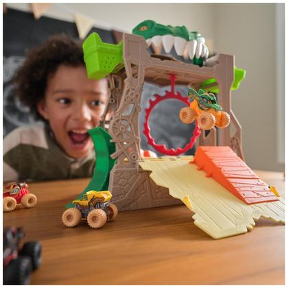 Imagem de Conjunto de jogos Monster Jam Dragon Dungeon of Doom com caminhão Mini Jams