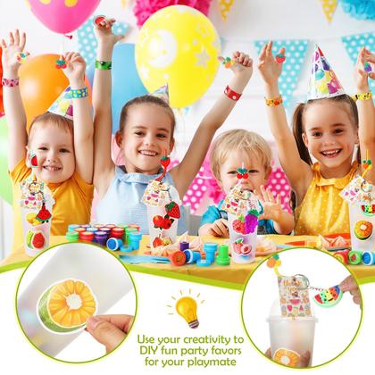 Imagem de Conjunto de lembrancinhas de festa FoldTier, 189 unidades com tema de frutas de verão para crianças