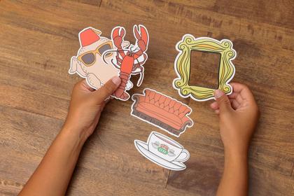 Imagem de Conjunto de letreiros de festa Silver Buffalo Friends Famous Icons x5