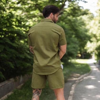 Imagem de Conjunto de Linho Masculino com Camisa de botão e Bermuda Linho