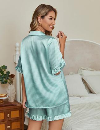 Imagem de Conjunto de pijamas de seda e cetim Ekouaer para mulheres com estampa de 2 peças com botões, pijamas com babados, listras verdes e brancas, XXL