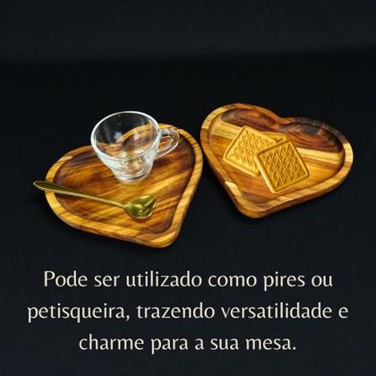 Imagem de Conjunto de pires de madeira xícara e colher para mesa posta