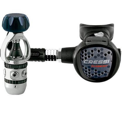 Imagem de Conjunto de Regulador 1º e 2º Estágios para Mergulho Cressi AC2 Compact Yoke