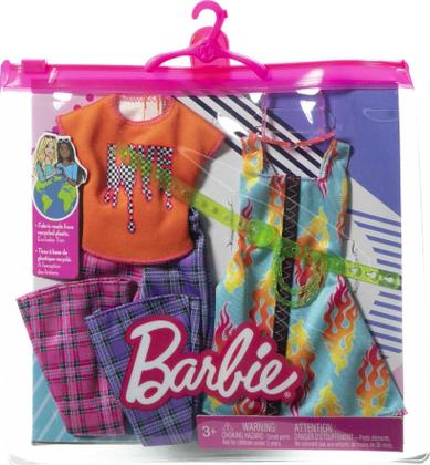 Imagem de Conjunto de roupas Barbie Fashions, pacote com 2 roupas e 2 acessos.