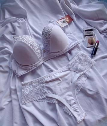 Imagem de Conjunto de Sutiã com bojo e calcinha fio duplo Lingerie com Renda Moda Íntima