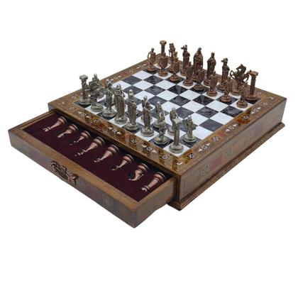 Imagem de Conjunto de xadrez INTERIART 38x38x8 cm com peças de metal do exército britânico