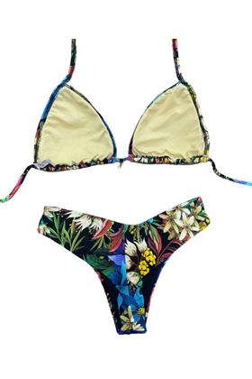 Imagem de Conjunto deBiquíni busto cortininha com bojo e calcinha fio.