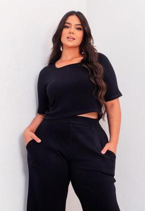 Imagem de Conjunto Feminino Plus Size Canelado Com Calça Flare E Blusa